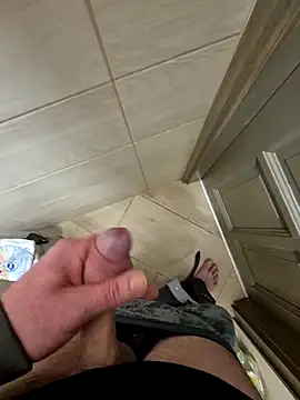 kisbiro77777 online show from 8, 4, 2026