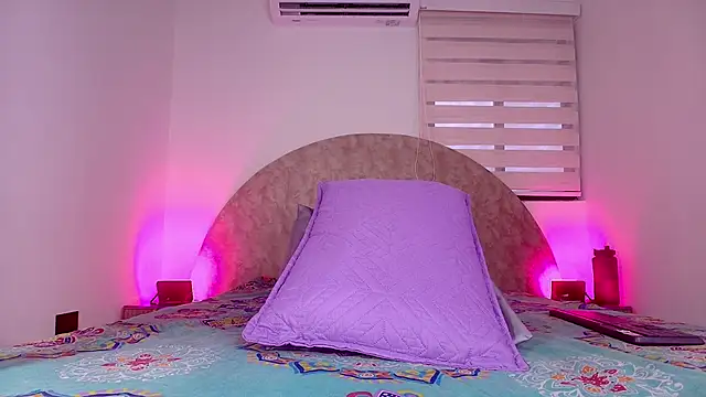 Snapshot of anisha_x chatting on 23, 11, 2025 anisha x online show from 23, 11, 2025