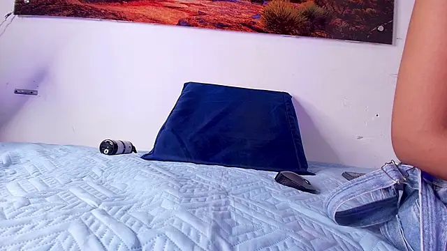 Snapshot of anisha_x chatting on 8, 11, 2025 anisha x online show from 8, 11, 2025