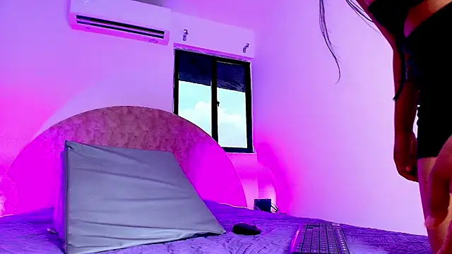 Snapshot of anisha_x chatting on 15, 11, 2025 anisha x online show from 15, 11, 2025