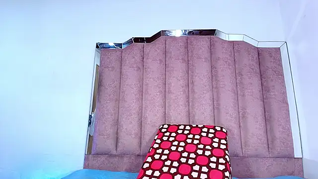 Snapshot of anisha_x chatting on 18, 10, 2025 anisha x online show from 18, 10, 2025