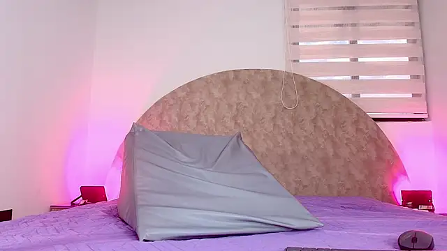 Snapshot of anisha_x chatting on 24, 11, 2025 anisha x online show from 24, 11, 2025