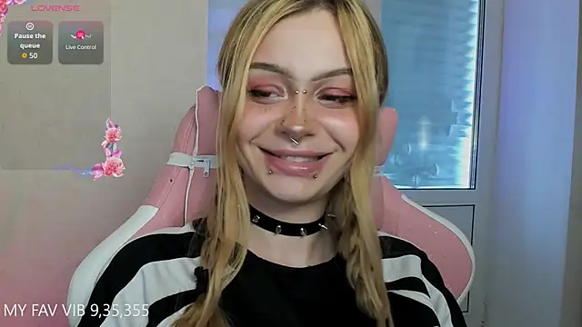 shy melony online show from 22, 4, 2026