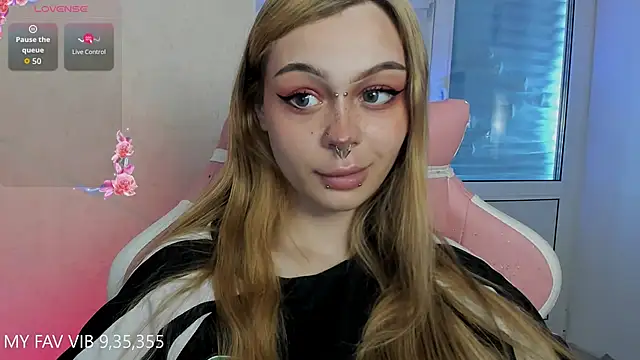 shy melony online show from 19, 4, 2026