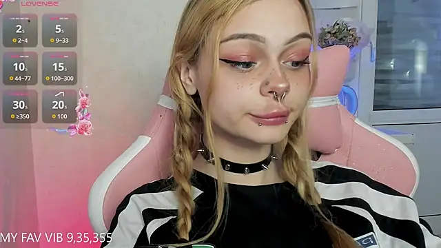 shy melony online show from 18, 4, 2026