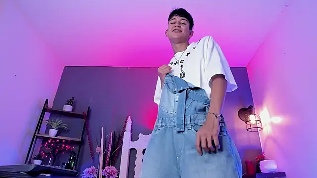 Twinkie-Alex18 online show from 26, 2, 2025