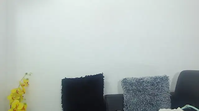 RenataBrown online show from 8, 4, 2026