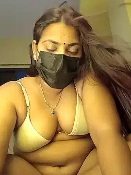 Hotmilfxox online show from 9, 3, 2025