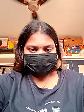 Hotmilfxox online show from 7, 1, 2025