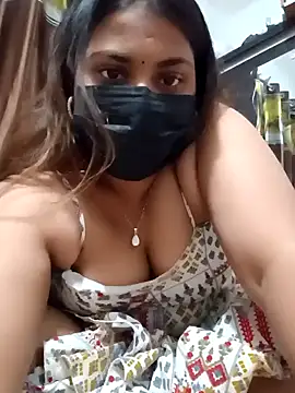 Hotmilfxox online show from 6, 1, 2025