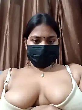 Hotmilfxox online show from 7, 1, 2025