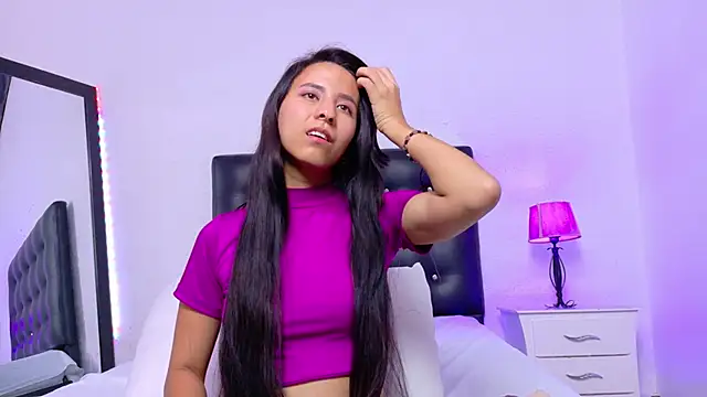 Skinny hottie18 online show from 5, 11, 2025