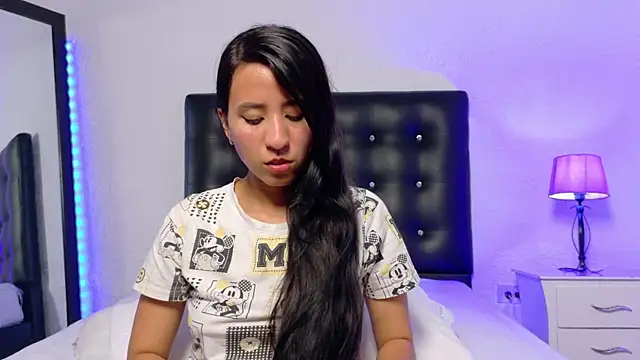 Skinny hottie18 online show from 30, 9, 2025