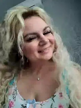 candy queeen online show from 28, 2, 2025