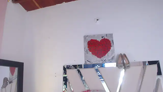 Snapshot of Amara_Red chatting on 15, 5, 2026 Amara Red online show from 15, 5, 2026