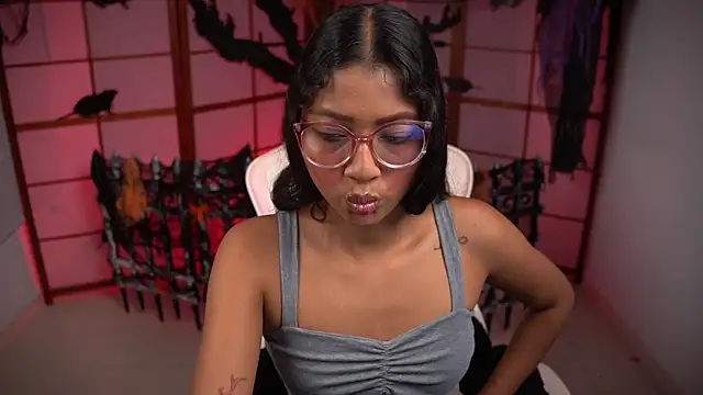 small emilie online show from 25, 10, 2025