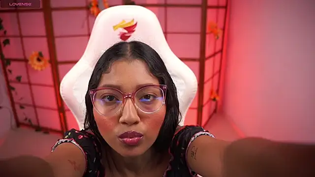 small emilie online show from 9, 10, 2025