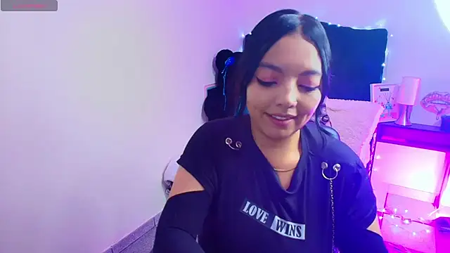 loren tits24 online show from 5, 5, 2026