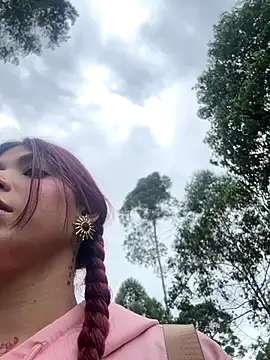 Snapshot of AnnyCherry_ chatting on 5, 11, 2025 AnnyCherry online show from 5, 11, 2025