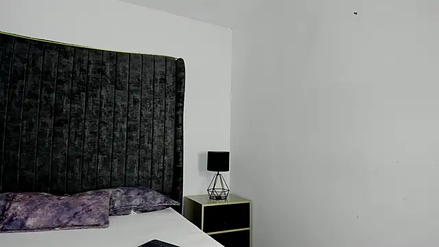 Snapshot of AnnyCherry_ chatting on 7, 5, 2026 AnnyCherry online show from 7, 5, 2026