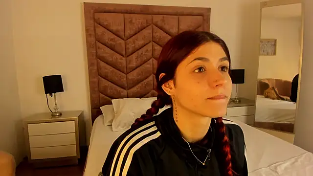 Snapshot of AnnyCherry_ chatting on 30, 10, 2025 AnnyCherry online show from 30, 10, 2025