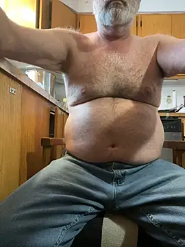 Snapshot of Frenchpoo chatting on 9, 1, 2026 Frenchpoo online show from 9, 1, 2026