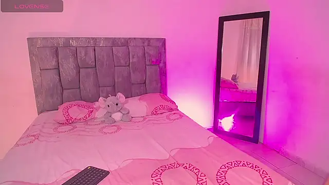 DIANEE 01 online show from 20, 12, 2025