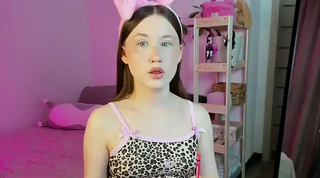 Stella Sunny online show from 18, 3, 2025