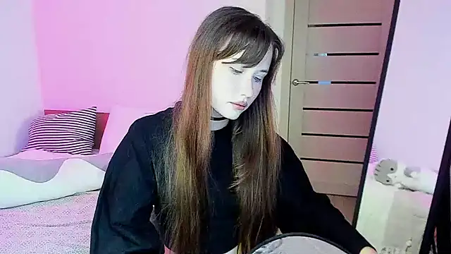 Stella Sunny online show from 29, 11, 2025