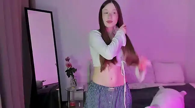 Stella Sunny online show from 3, 1, 2025