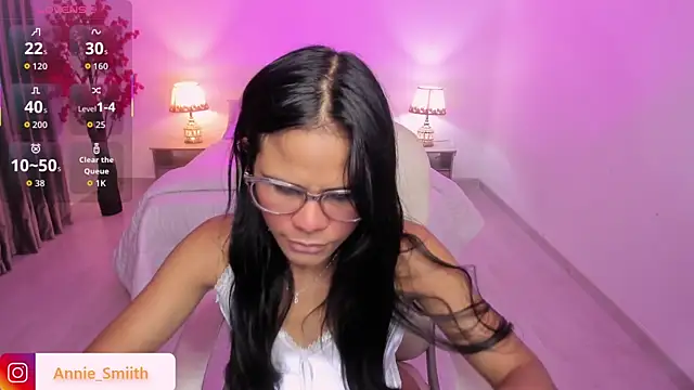 anniie smith online show from 28, 10, 2025