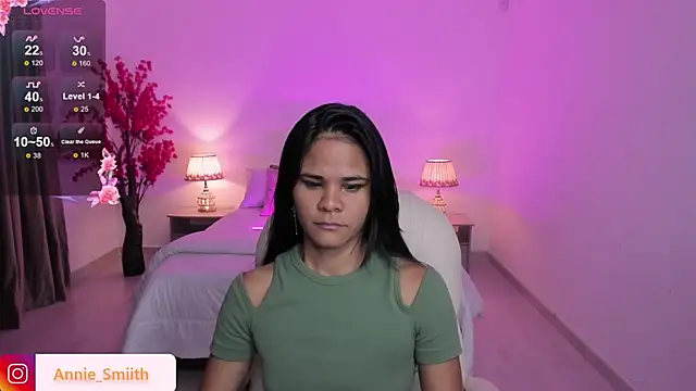 Snapshot of anniie_smith chatting on 23, 10, 2025 anniie smith online show from 23, 10, 2025