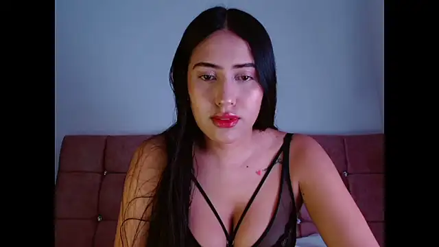 Snapshot of Paris-love chatting on 3, 10, 2025 Paris-love online show from 3, 10, 2025