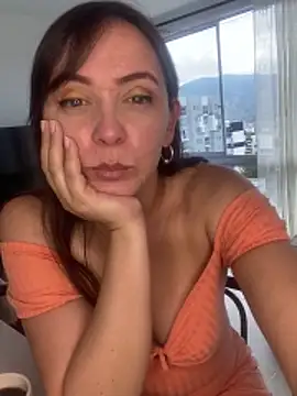 natalie cowens online show from 13, 12, 2025