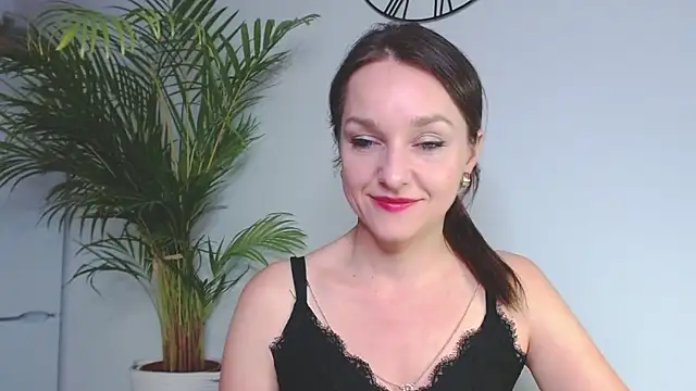 Snapshot of AliciaDesire chatting on 12, 12, 2024 AliciaDesire online show from 12, 12, 2024