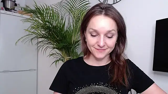 Snapshot of AliciaDesire chatting on 19, 2, 2025 AliciaDesire online show from 19, 2, 2025