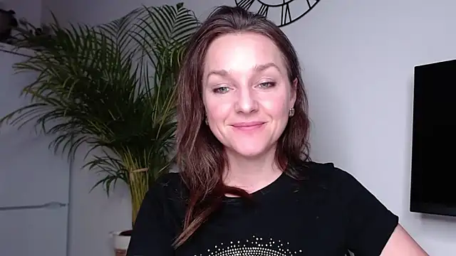 Snapshot of AliciaDesire chatting on 10, 2, 2025 AliciaDesire online show from 10, 2, 2025
