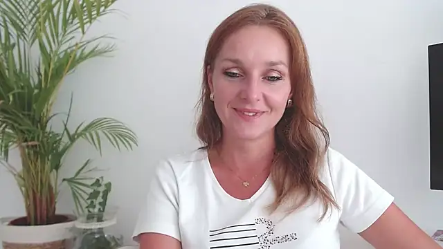Snapshot of AliciaDesire chatting on 10, 9, 2025 AliciaDesire online show from 10, 9, 2025