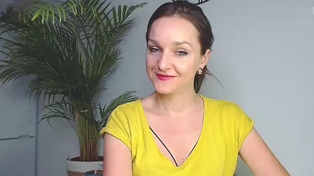 Snapshot of AliciaDesire chatting on 11, 12, 2024 AliciaDesire online show from 11, 12, 2024