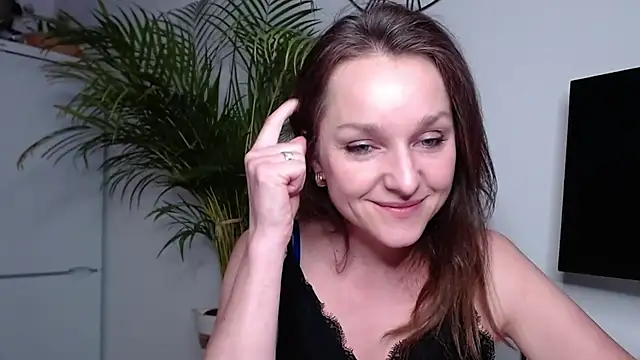 Snapshot of AliciaDesire chatting on 19, 2, 2025 AliciaDesire online show from 19, 2, 2025