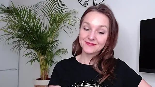Snapshot of AliciaDesire chatting on 10, 2, 2025 AliciaDesire online show from 10, 2, 2025
