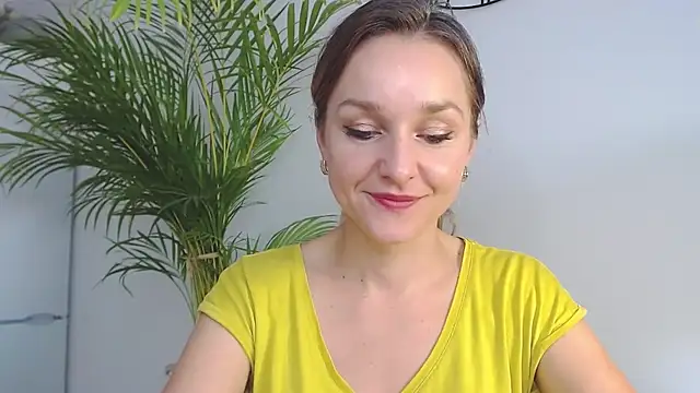 Snapshot of AliciaDesire chatting on 2, 12, 2024 AliciaDesire online show from 2, 12, 2024