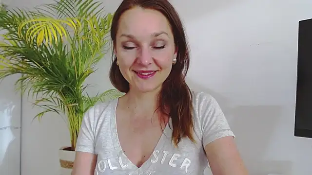 Snapshot of AliciaDesire chatting on 18, 3, 2025 AliciaDesire online show from 18, 3, 2025