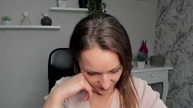 Snapshot of AliciaDesire chatting on 20, 2, 2025 AliciaDesire online show from 20, 2, 2025