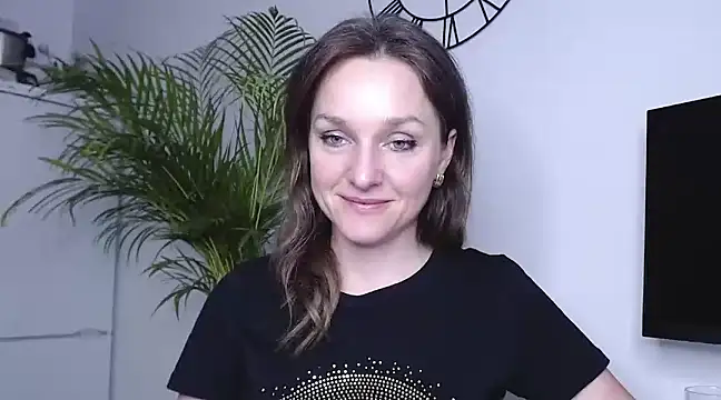 Snapshot of AliciaDesire chatting on 18, 2, 2025 AliciaDesire online show from 18, 2, 2025