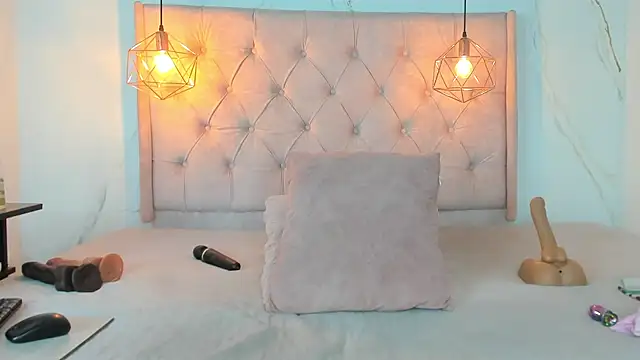 Snapshot of zamira_44 chatting on 3, 7, 2026 zamira 44 online show from 3, 7, 2026