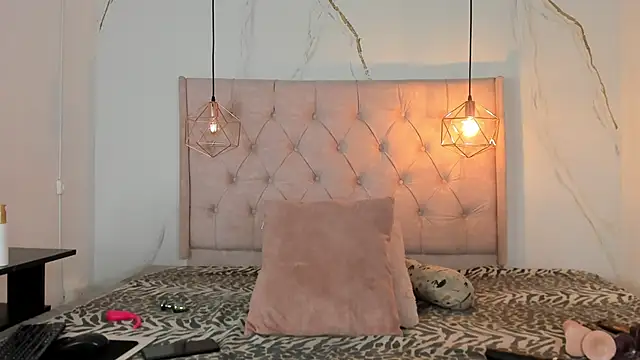 zamira 44 online show from 21, 10, 2025