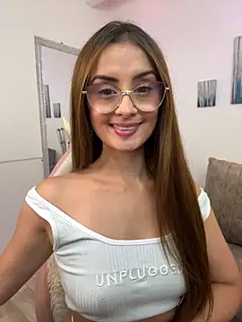Snapshot of MiaaLoren chatting on 1, 10, 2025 MiaaLoren online show from 1, 10, 2025