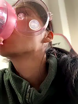 Adriennesexxx online show from 18, 12, 2025