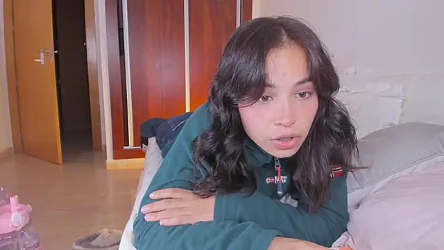 Snapshot of Adriennesexxx chatting on 13, 11, 2025 Adriennesexxx online show from 13, 11, 2025